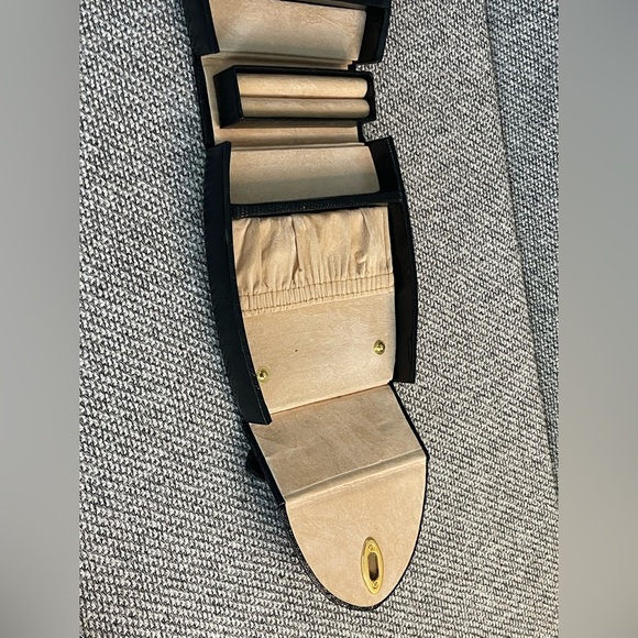 Black Pebbled  Travel Jewelry Case Mirror, Hard Outer Snap Case Gold Closure - Picture 11 of 16